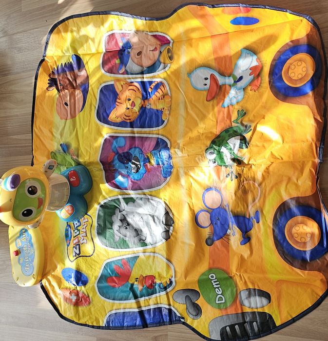 Лот роботче Fisher price с музикално килимче