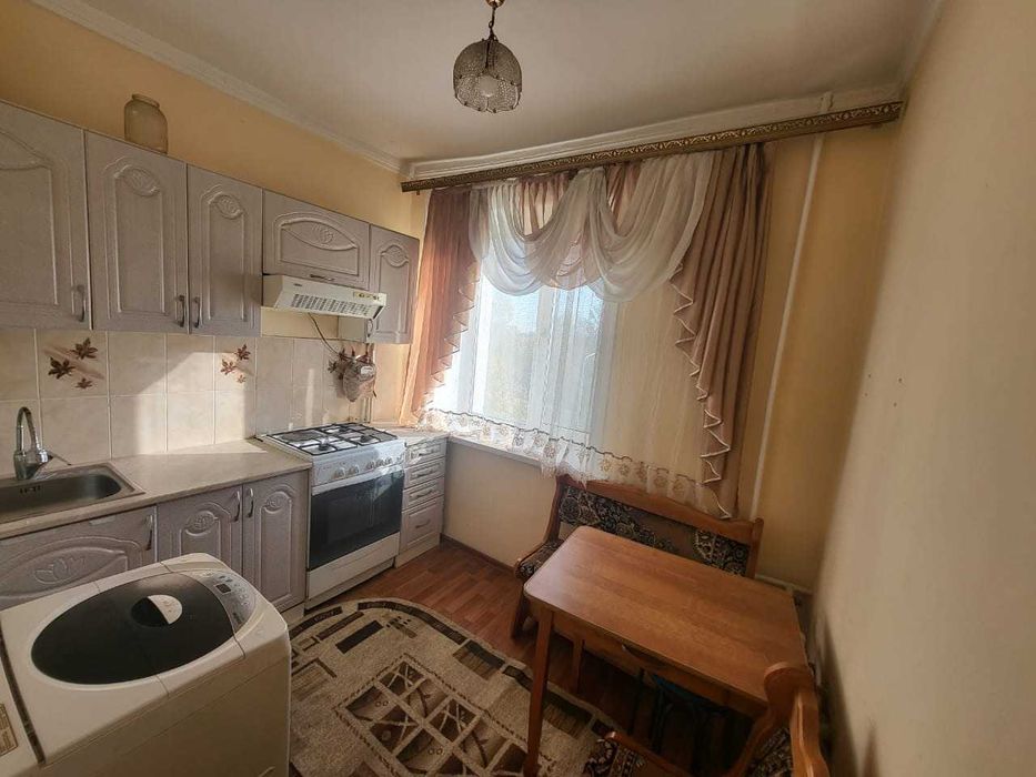 Продам 2х ком квартиру район Уют