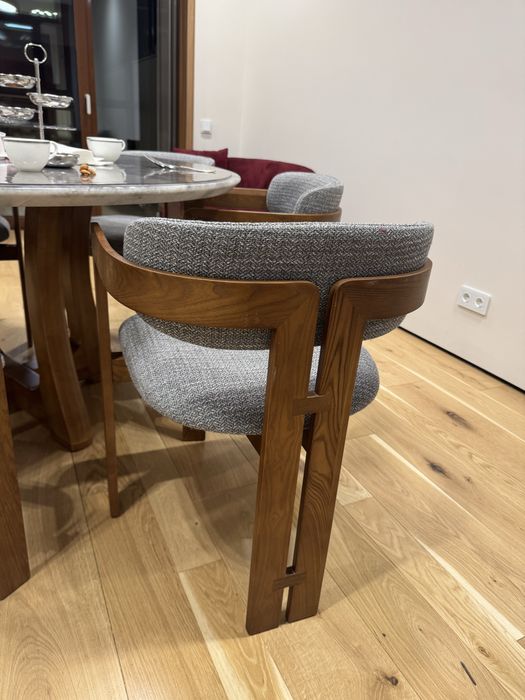 Продам 12 стульев