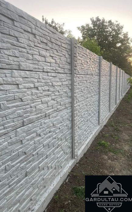 Placi de gard stalpi beton comprimat gardultau.com garduri prefabricat