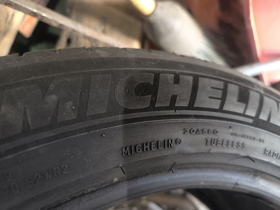 Продам шины 215/55R18