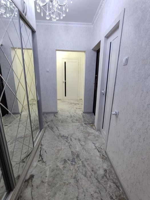 Мирзо Улугбек туманида 2 хоналик  2 этажда ремонти билан сотилади.