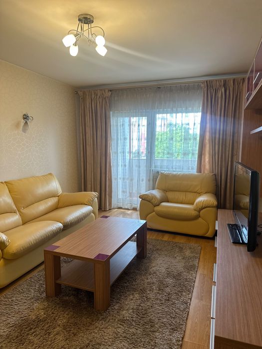 Inchiriez apartament cu 3 camere pe strada Gorunului