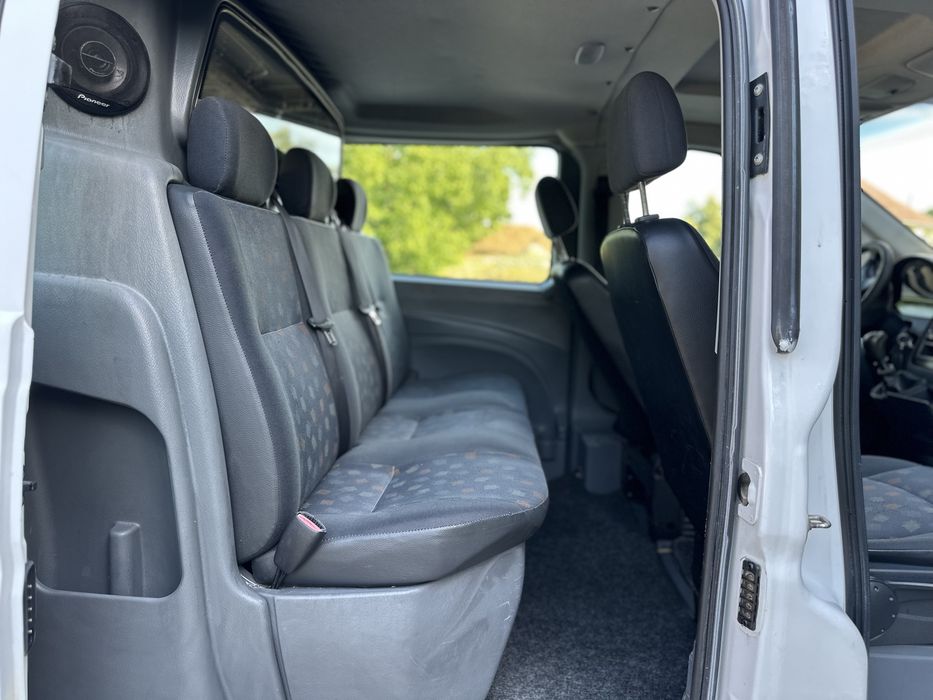 Vând Mercedes Vito 2.2 Diesel 6 Locuri +Marfa An 2006/6+1 Viteze-Inpecabil
