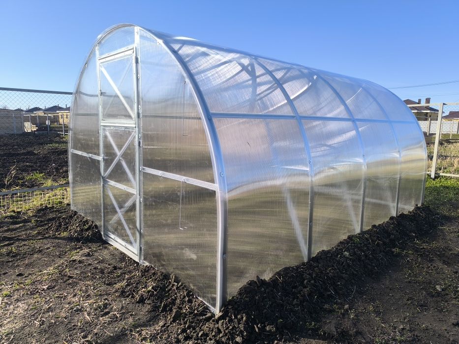 Теплицы и парники из поликарбоната.