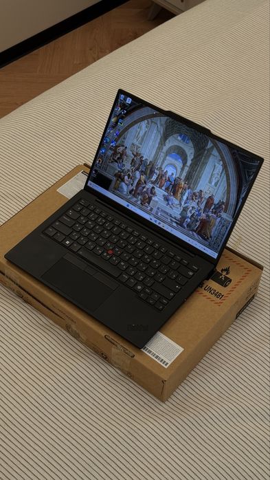 Lenovo ThinkPad X1 Carbon Gen 12 Ultra 7-165U vPro / 32GB / 1TB