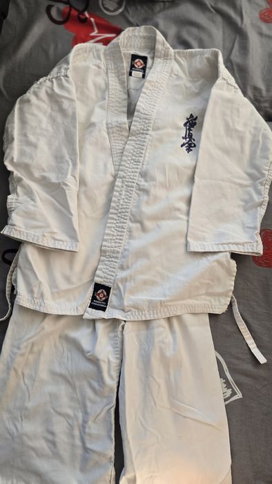Продам кимоно для занятий карате