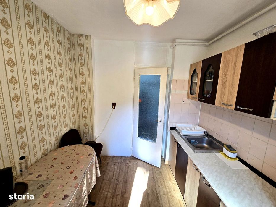 Apartament 3 camere decomandat Soseaua Salaj Petre Paun 2 bai 66.11 mp