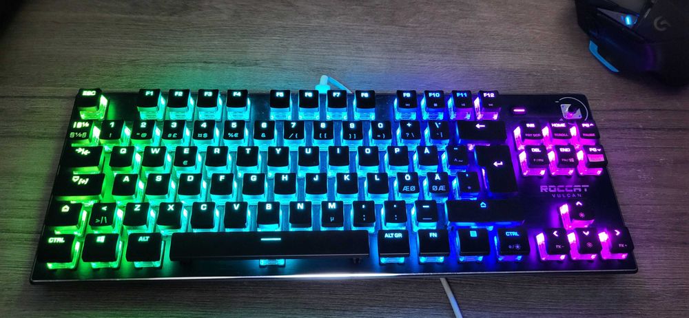 Tastatura Gaming Roccat Vulcan TKL  Aimo Optical Red Switch Mecanica