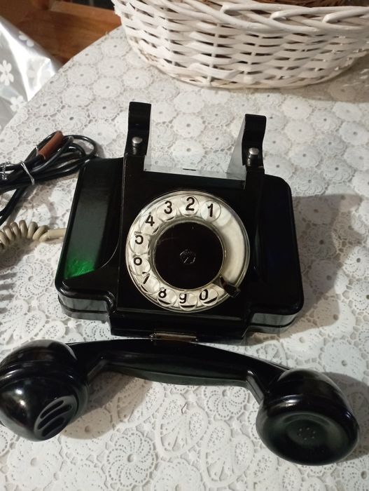 Дисковый ретро телефон. Домашний