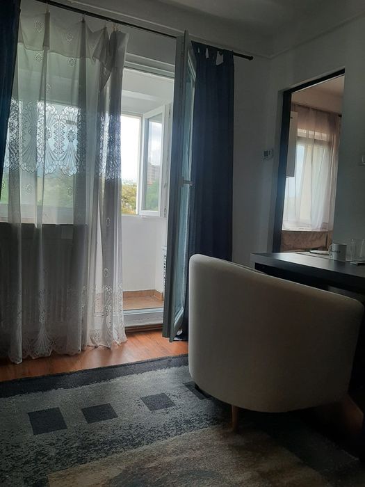 Închiriez garsonieră