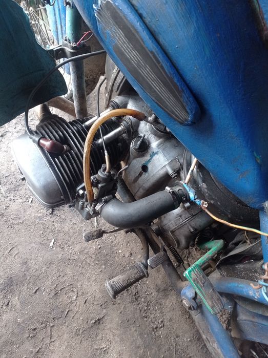 Продам мотоцикол урал пишите интересуйтесьь