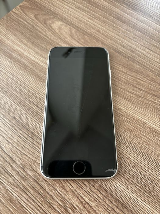 Заблокированный Iphone SE 2020