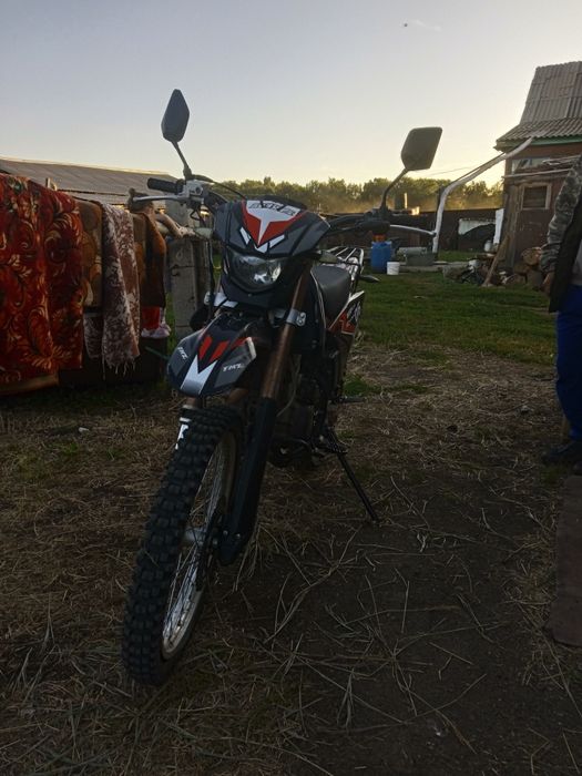 Мотоцикл эндуро 250