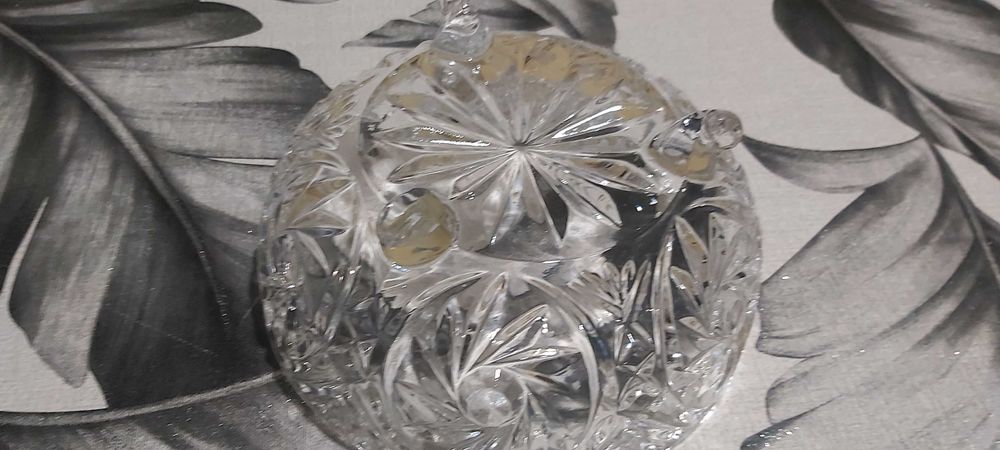 Продавам кристална купа нова
