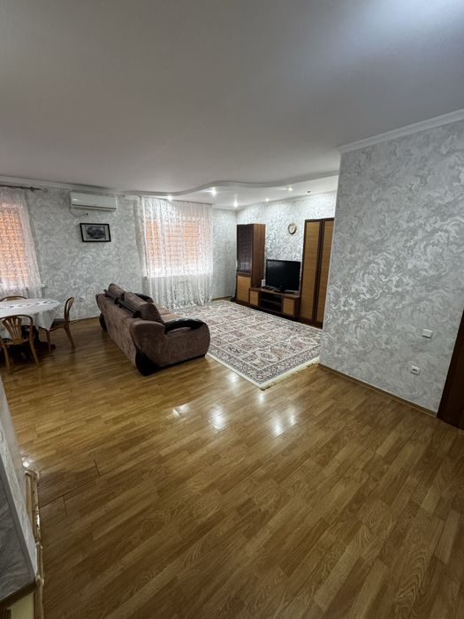Продается 2-комнатная квартира в центре