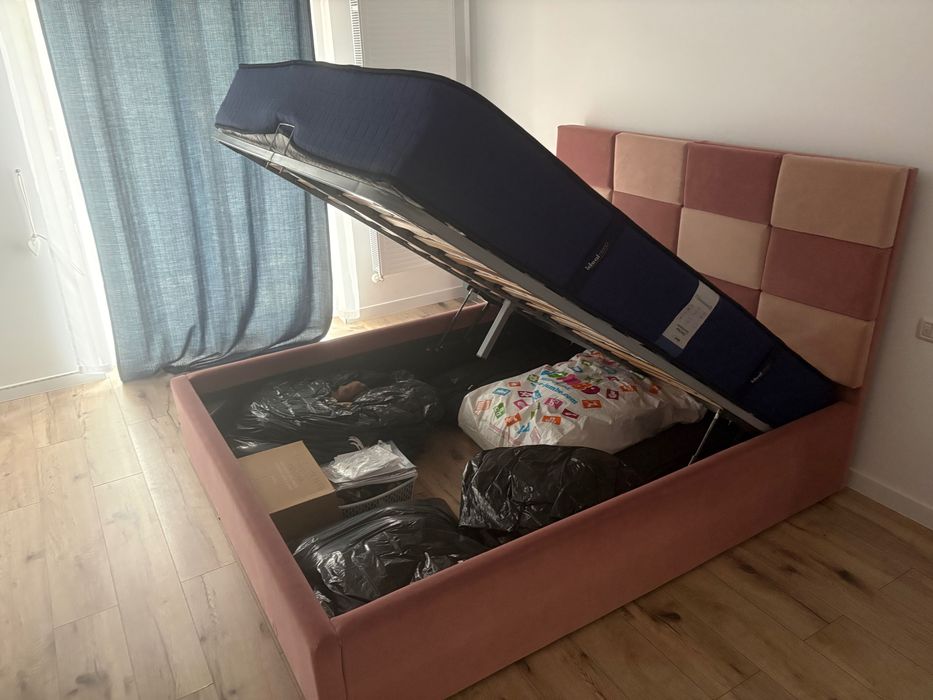 Pat tapițat (200/160)si saltea (25cm) utilizate 1 luna