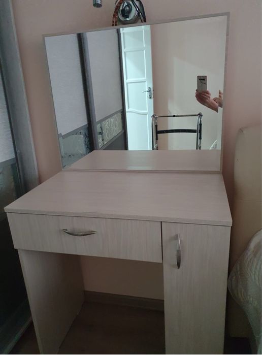 Туалетный стол само вызов