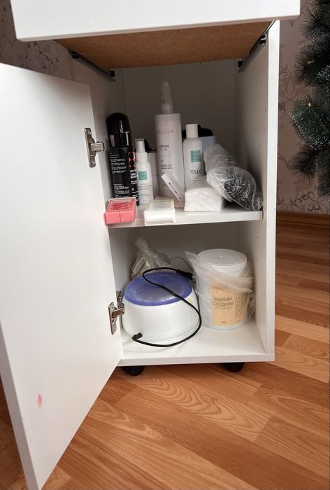 Продам тумбу на колесах !