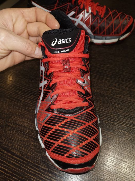 Asics kinsei 5 и Vans номер46