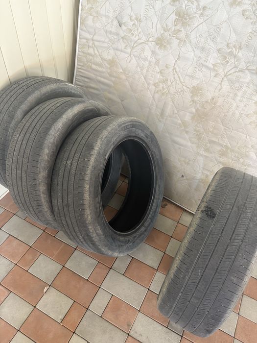 Продам резину 235/55/ R19