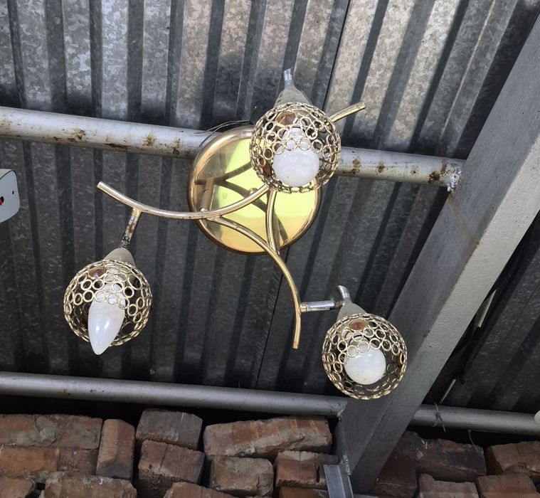 Продам люстры б/у