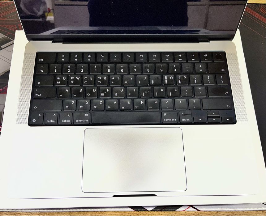 MacBook Pro M1 Pro (Silver) 16/512- Макбук - Ноутбук