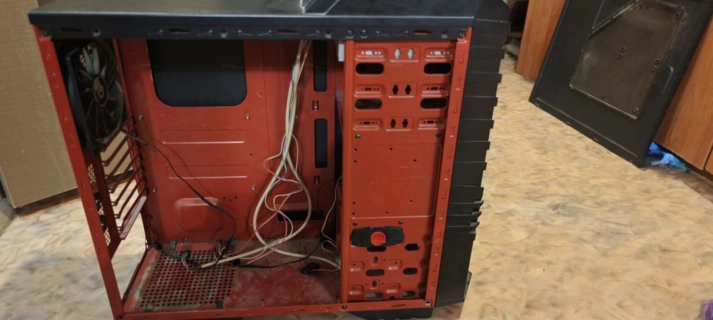 Корпус Miditower AeroCool PGS (Performing Game System) X-Warrior ATX