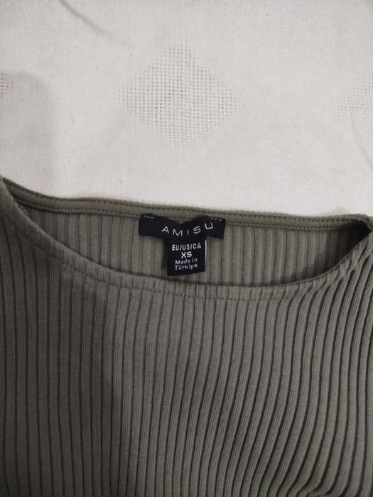 Облегающий боди с открытой спиной