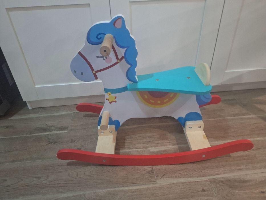 Balansoar din lemn pentru copii