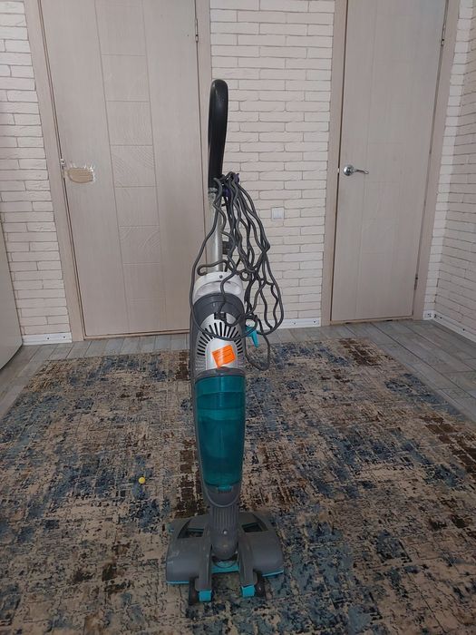 Продам пылесос вертикальный