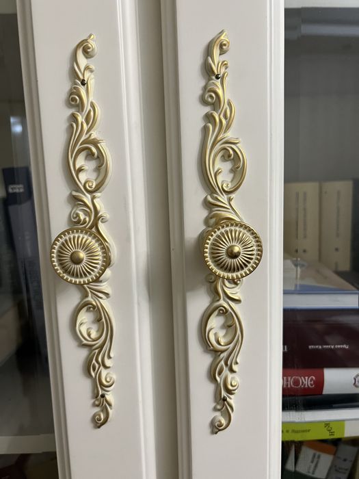 Угловой шкаф в гостиную