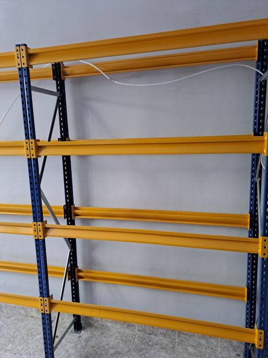 Голям стелаж метален