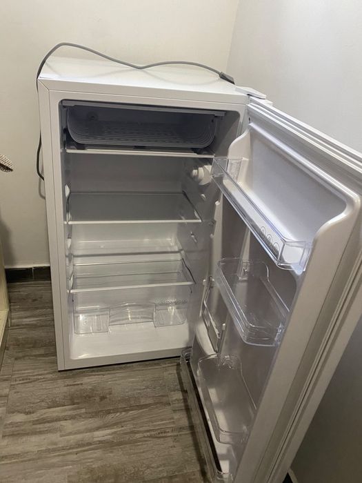 Frigider, 90 L, Clasa F, 19 kg Nou, utilizat foarte putin