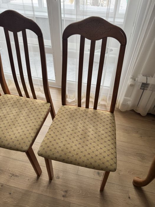 Продам комплект стол с 4 стульями