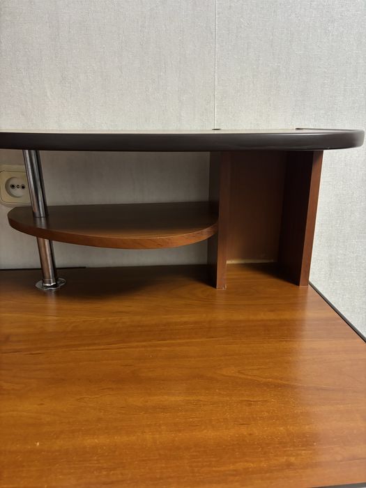 Продам компьютерный стол