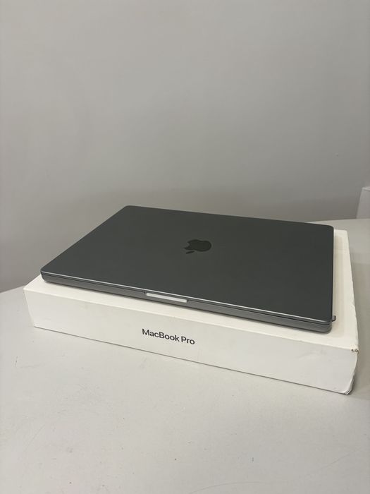 MacBook Pro 16 m1pro 16/512
