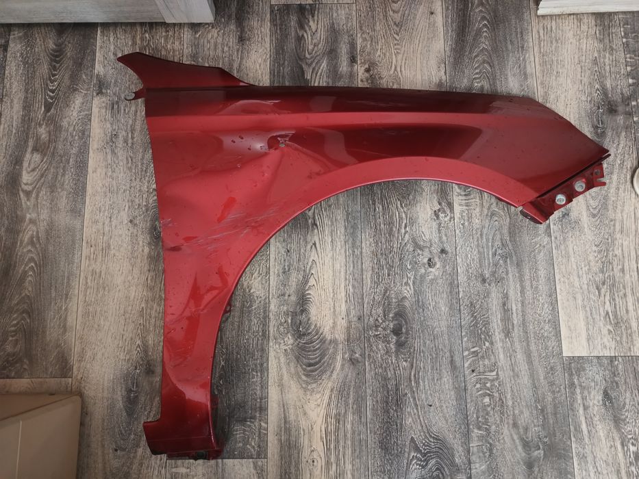 Правое крыло на Весту седан