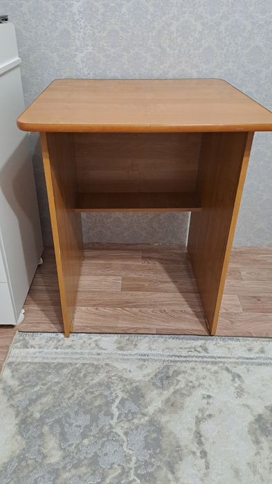 Продам компьютерный стол