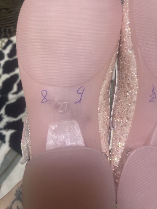 Продам детские туфельки