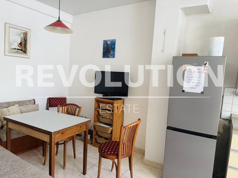 Дава се под наем Тристаен апартамент в Варна, Център - 81 кв.м за 650 € - Снимка #2