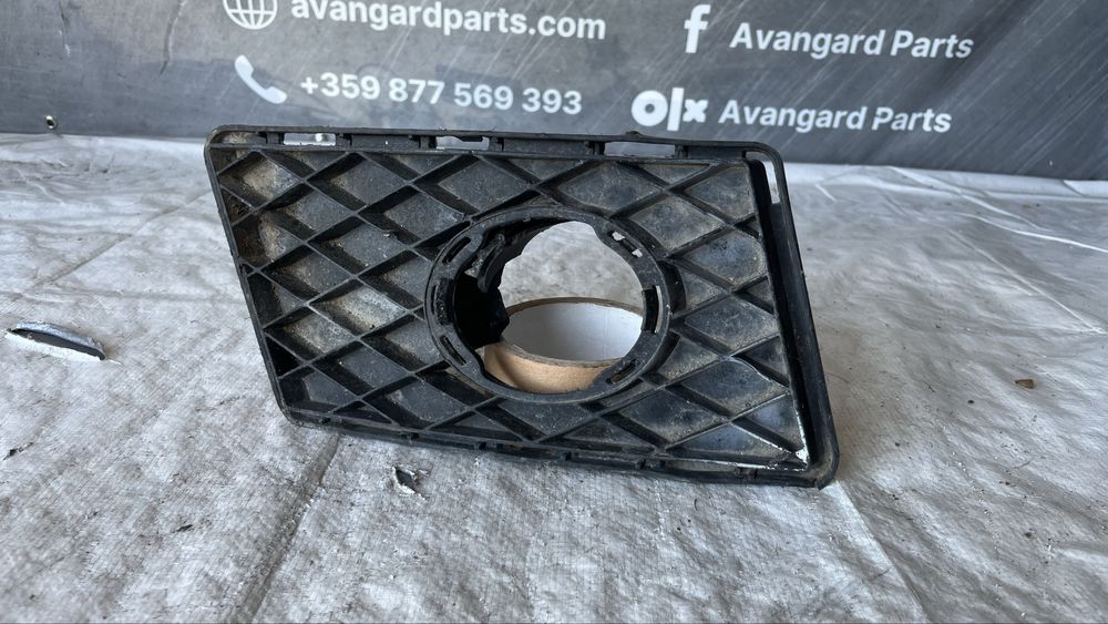 Дясна решетка за халоген Mercedes GLK X204