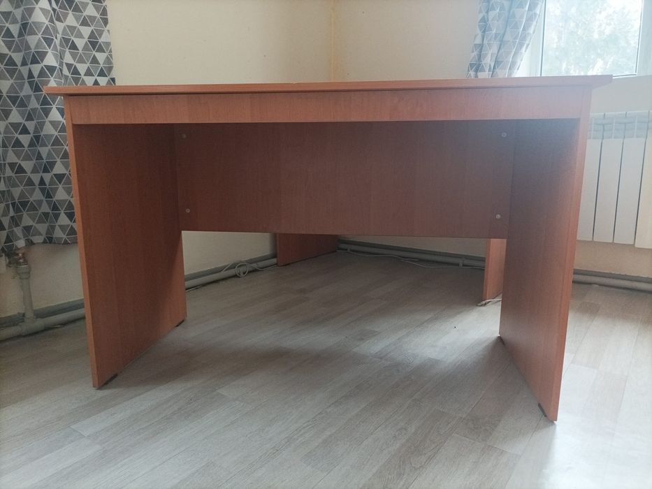 Продам столы, в наличии 7 штук