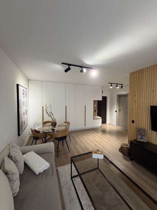 Vand apartament 2 camere, Str. Colinei