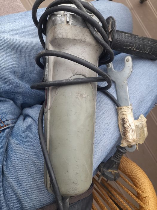 Продам болгарку KROWN