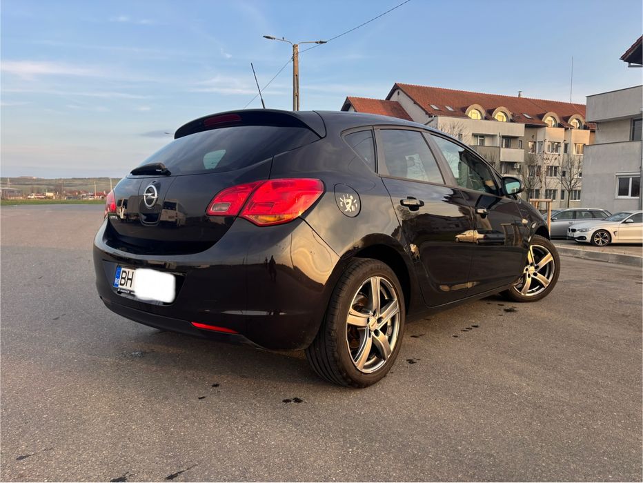 Vănd Opel Astra J 1.6 MPI