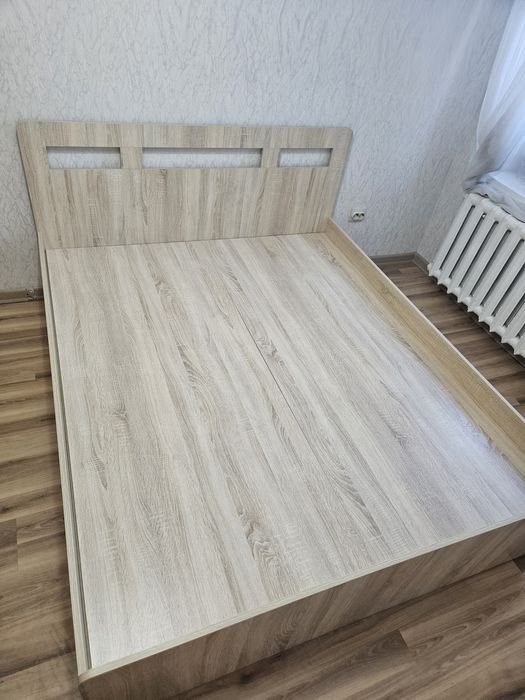 Продам спальный гарнитур