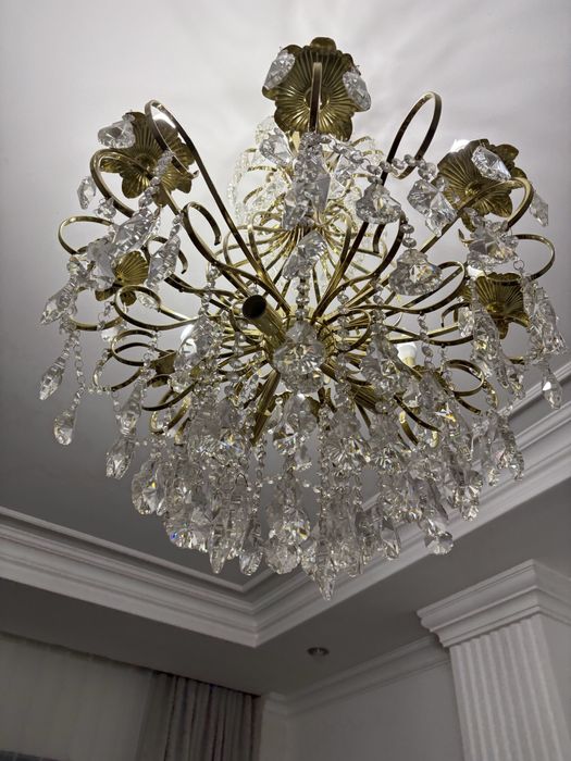 Продам люстры для дома