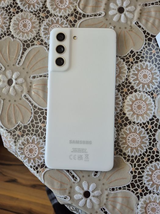 Samsung s21 fe отличен