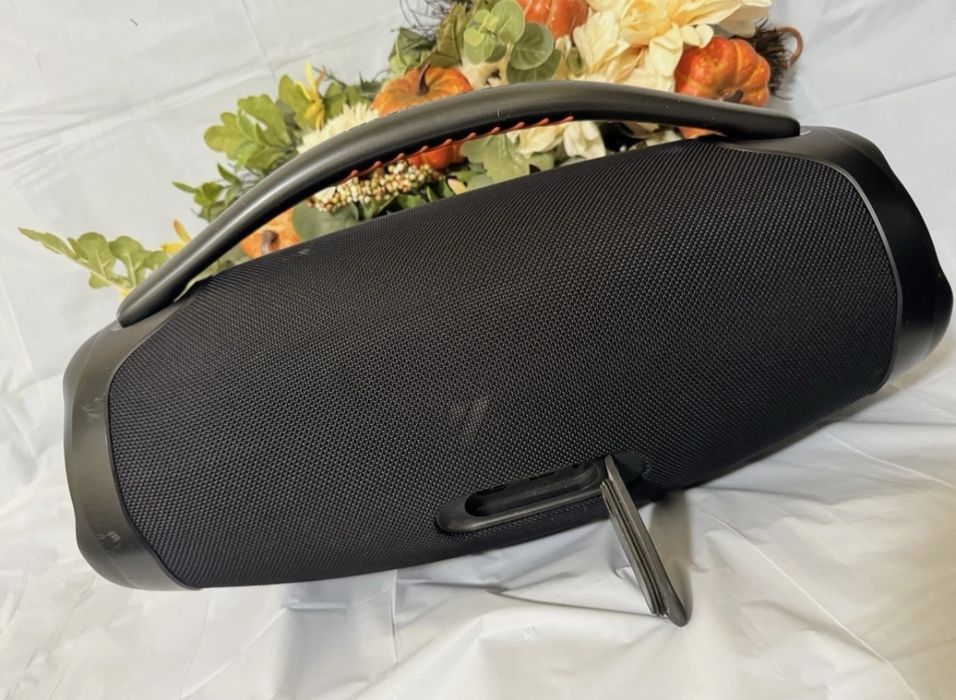 Продавам JBL boombox 3